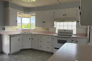 10 W Dewberry Ave, Omak, WA 98841 - Photo 13