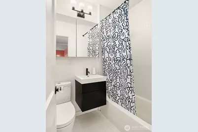 404 E Harrison Street #101, Seattle, WA 98102 - Photo 15