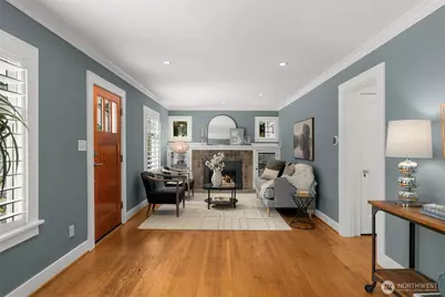 316 W Newell Street, Seattle, WA 98119 - Photo 3
