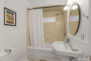 316 W Newell St, Seattle, WA 98119 - Photo 13