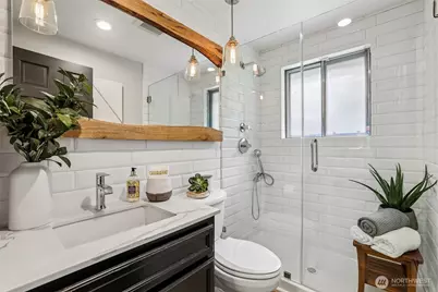 15408 Waller Road E, Tacoma, WA 98446 - Photo 17