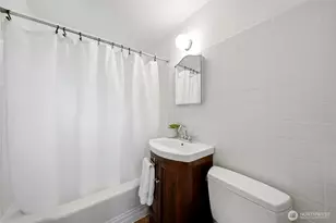 7030 27th Ave NE, Seattle, WA 98115 - Photo 11