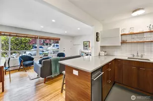 4710 Dayton Ave N, Seattle, WA 98103 - Photo 9
