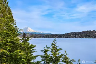 7703 W Mercer Way, Mercer Island, WA 98040 - Photo 37
