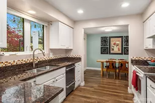 8442 NE 141st St, Kirkland, WA 98034 - Photo 5