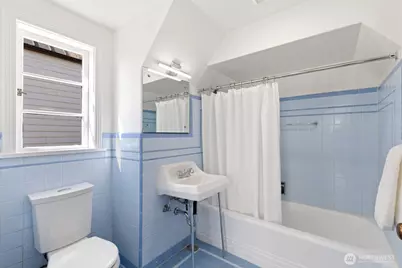 2527 Westmont Way W, Seattle, WA 98199 - Photo 19