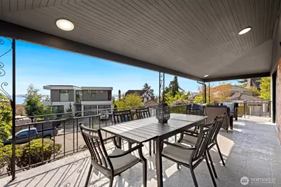2527 Westmont Way W, Seattle, WA 98199 - Photo 27