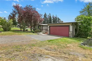 1236 Crescent Dr, Oak Harbor, WA 98277 - Photo 3