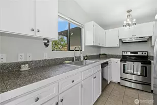 1236 Crescent Dr, Oak Harbor, WA 98277 - Photo 11