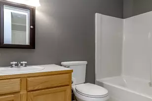 22204 Cedarview Dr E, Bonney Lake, WA 98391 - Photo 15