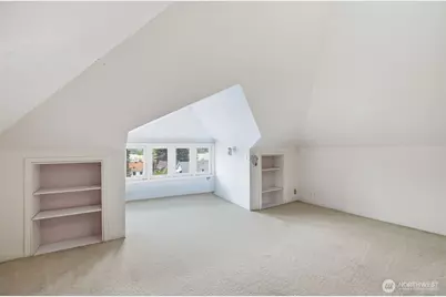 6238 Woodlawn Avenue N, Seattle, WA 98103 - Photo 23