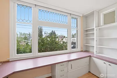 6238 Woodlawn Avenue N, Seattle, WA 98103 - Photo 5
