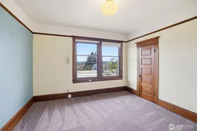 6238 Woodlawn Avenue N, Seattle, WA 98103 - Photo 13