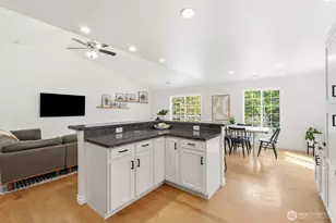 1376 N Parkstone Ct, Bellingham, WA 98229 - Photo 5