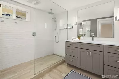 549 N 77th Street, Seattle, WA 98103 - Photo 23