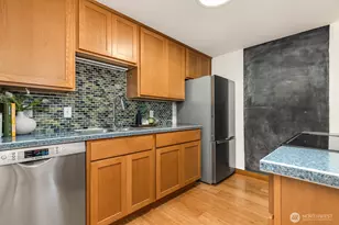 1730 Taylor Ave N, Seattle, WA 98109 - Photo 7