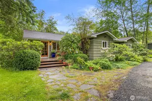10218 NE Pine Way, Bainbridge Island, WA 98110 - Photo 3