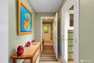 10218 NE Pine Way, Bainbridge Island, WA 98110 - Photo 13