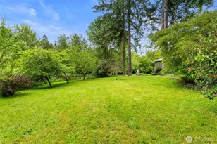10218 NE Pine Way, Bainbridge Island, WA 98110 - Photo 35