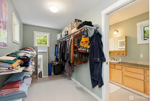 10218 NE Pine Way, Bainbridge Island, WA 98110 - Photo 17