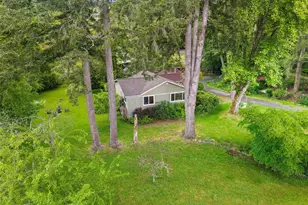 10218 NE Pine Way, Bainbridge Island, WA 98110 - Photo 37