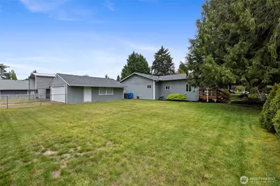 827 99th St S, Tacoma, WA 98444 - Photo 31