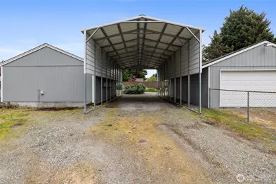 827 99th St S, Tacoma, WA 98444 - Photo 33