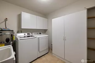 827 99th St S, Tacoma, WA 98444 - Photo 17