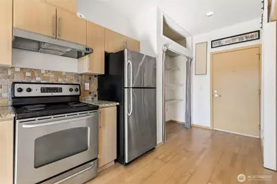 424 N 85th Street #404, Seattle, WA 98103 - Photo 7
