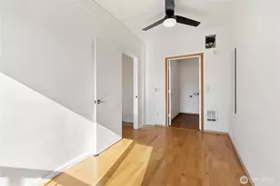 424 N 85th St, Seattle, WA 98103 - Photo 17