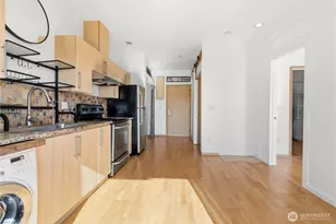 424 N 85th St, Seattle, WA 98103 - Photo 11