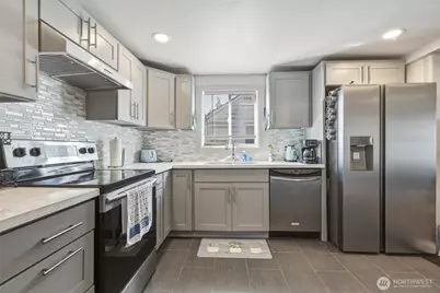 8235 E B Street, Tacoma, WA 98404 - Photo 3