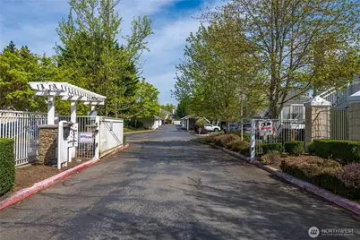 11130 SE 208th Street #E201, Kent, WA 98031 - Photo 35