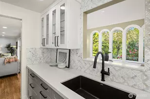 2702 4th Ave W, Seattle, WA 98119 - Photo 5