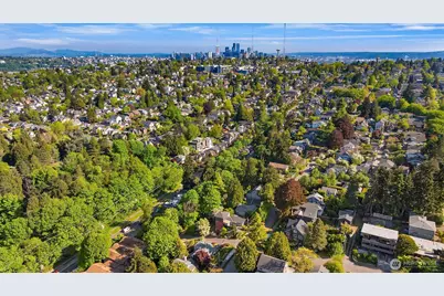 2702 4th Avenue W, Seattle, WA 98119 - Photo 35