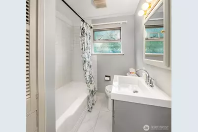 2702 4th Avenue W, Seattle, WA 98119 - Photo 25