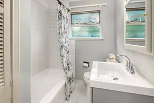 2702 4th Ave W, Seattle, WA 98119 - Photo 25