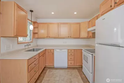 2022 S 108th Street, Seattle, WA 98168 - Photo 5