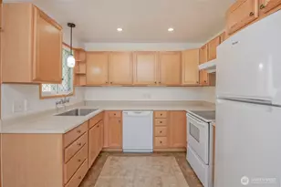2022 S 108th St, Seattle, WA 98168 - Photo 5