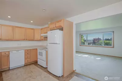 2022 S 108th Street, Seattle, WA 98168 - Photo 7