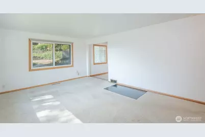 2022 S 108th Street, Seattle, WA 98168 - Photo 9