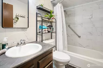 9710 Greenwood Avenue N #303, Seattle, WA 98103 - Photo 17