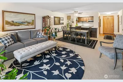 9710 Greenwood Avenue N #303, Seattle, WA 98103 - Photo 3