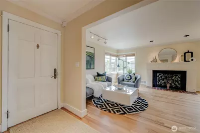 1311 N 78th Street, Seattle, WA 98103 - Photo 3