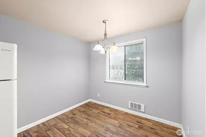 10010 Golden Given Road E #4, Tacoma, WA 98445 - Photo 5