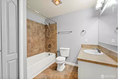 10010 Golden Given Road E #4, Tacoma, WA 98445 - Photo 13