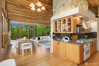 7931 E Mercer Way, Mercer Island, WA 98040 - Photo 11