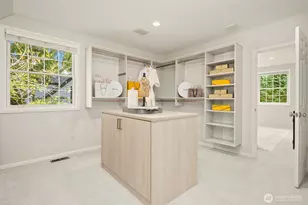 2400 100th Ave NE, Bellevue, WA 98004 - Photo 15