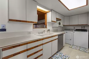 16022 126th Ave SE, Renton, WA 98058 - Photo 5