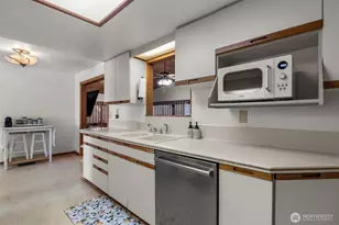 16022 126th Ave SE, Renton, WA 98058 - Photo 7